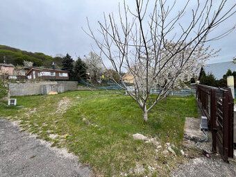 Ponúkame Vám na predaj pozemok o výmere 29.100 m2 v Bratisla