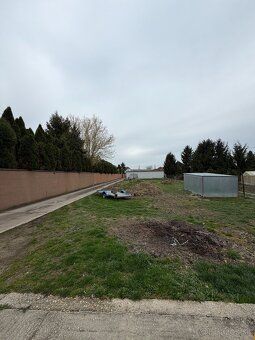 Ponúkam na predaj stavebný pozemkok v lokalite Dombále určen