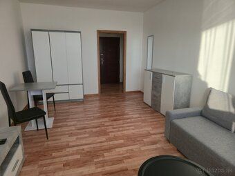 Ponukam 2 izbovy byt (54 m2) v Šali na Novomeského ulici v 1