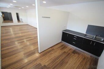 Na prenájom kancelárske priestory o rozlohe 60 m2 s parkovis