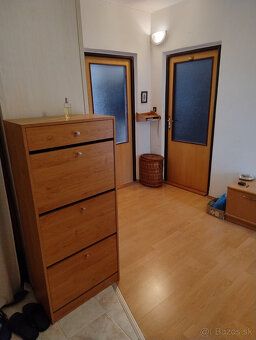 Ponúkam na predaj čiastočne upravený 2 izbový byt v osobnom 