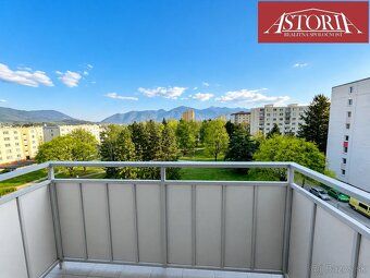 Ponúkame na prenájom svetlý a dispozične výborne riešený 2-i