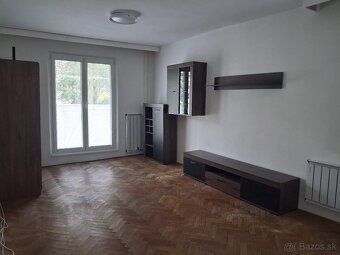 Dám do prenájmu 2 izbový byt o výmere: 56,8 m2 v tichej loka