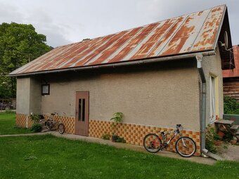 PREDAJ – Rodinný dom s druhou samostatnou stavbou, garážou a