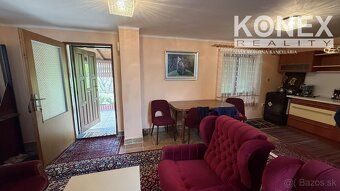 ID:3963
Ponúkame na predaj výnimočnú trojposchodovú murovanú