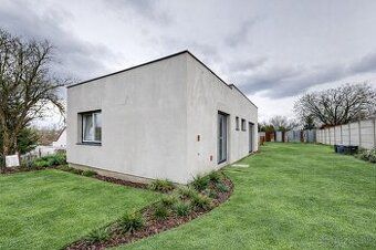 Na predaj priestranný 4-izbový rodinný dom s pozemkom 630 m²