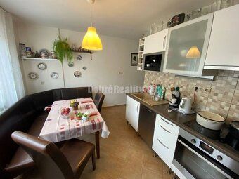 ZNÍŽENÁ CENA! - Ponúkame Vám veľký štvorizbový byt s priestr