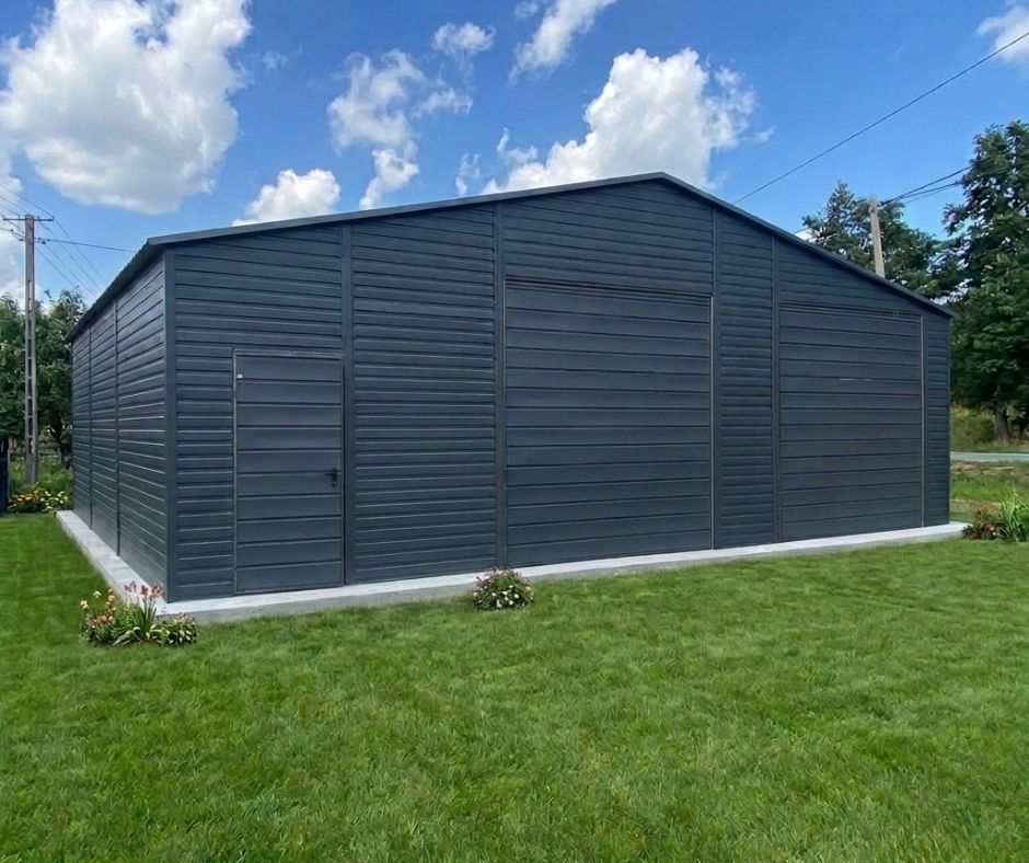 Predám plechovú garáž / halu 12x8 Rozmery: 12 m x 8 m. Výška