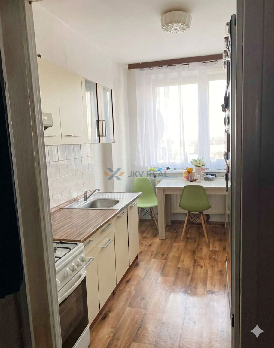 Ponúkam na predaj priestranný 3-izbový byt na Kyjevskej ulic