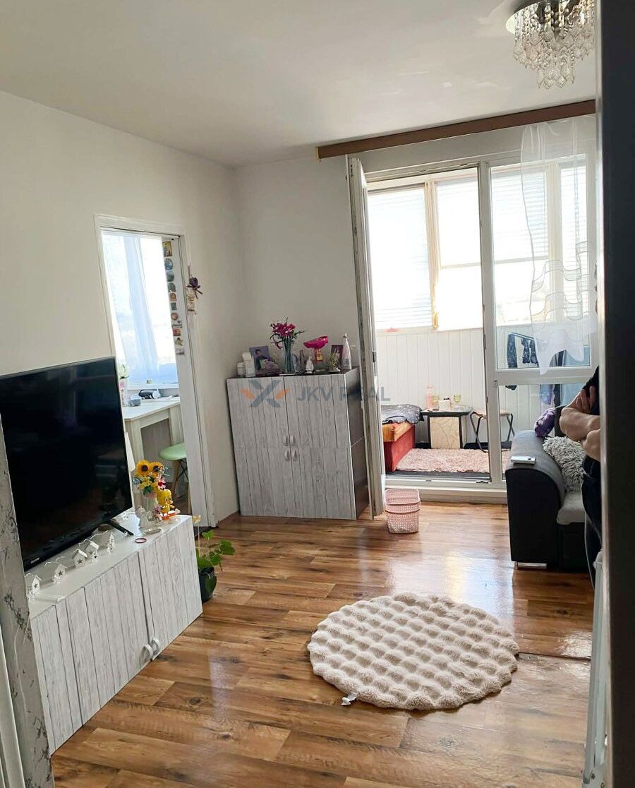 Ponúkam na predaj priestranný 3-izbový byt na Kyjevskej ulic