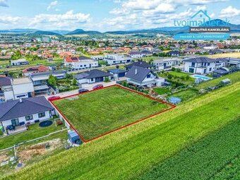 Ponúkame na predaj pozemok v obci Chmiňany, v lokalite s dob