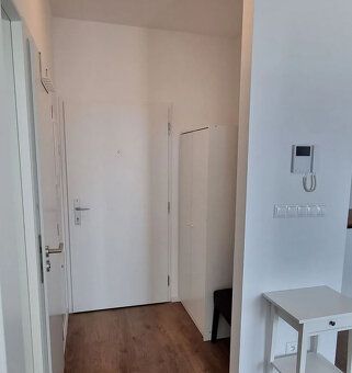 Popis • 2 izbový byt v novostavbe • úžitk. plocha 45m2 • bal