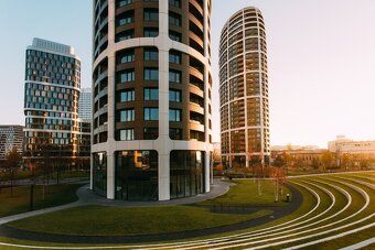 EXKLIZÍVNY 2-IZBOVÝ BYT V IKONICKOM PROJEKTE SKY PARK
Realit