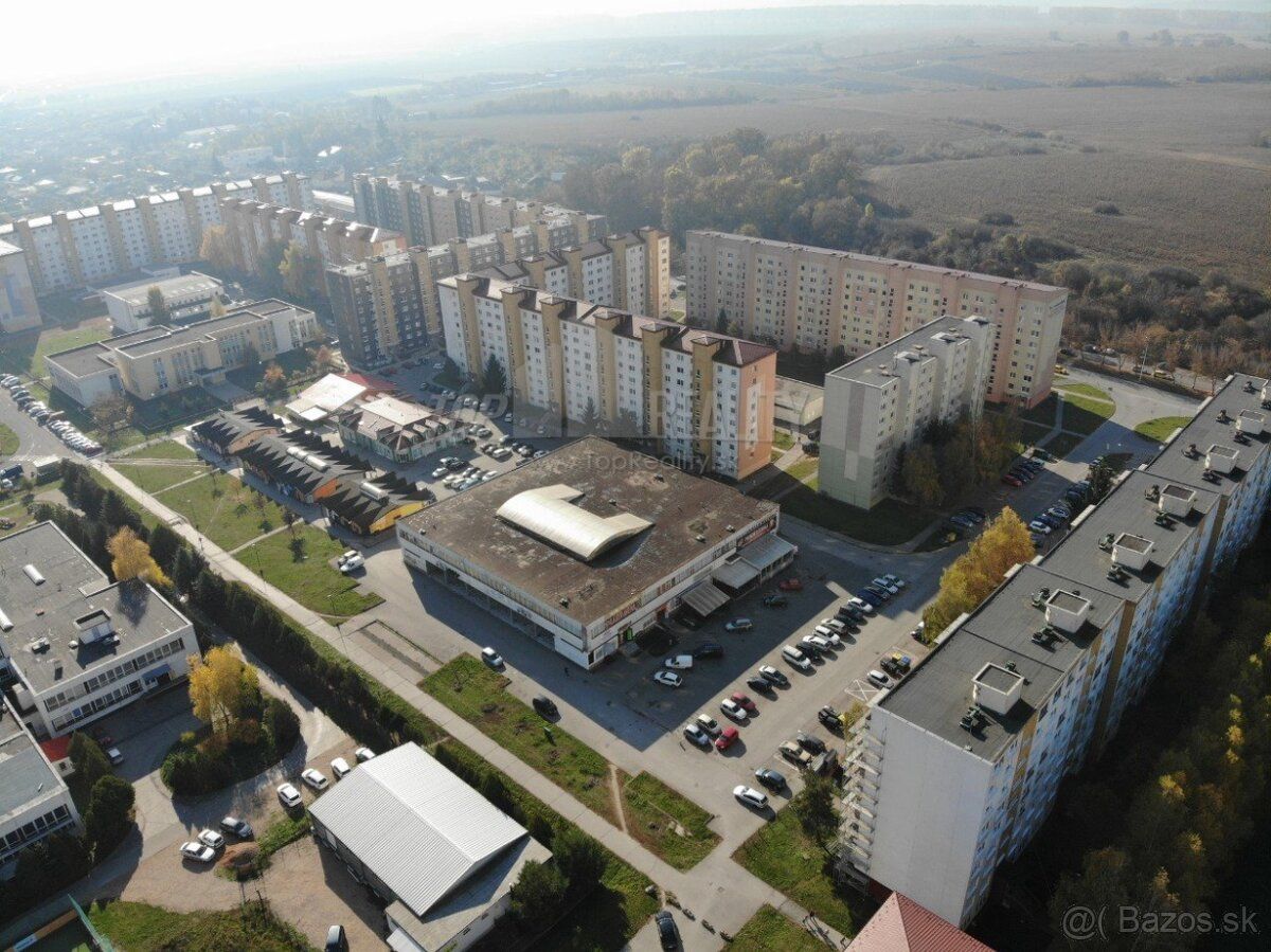 Ponúkame na prenájom obchodné priestory v OC BODONA. Jedná s