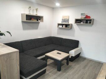 Ponúkam na predaj 3 izbový byt s balkónom po komplet rekonšt