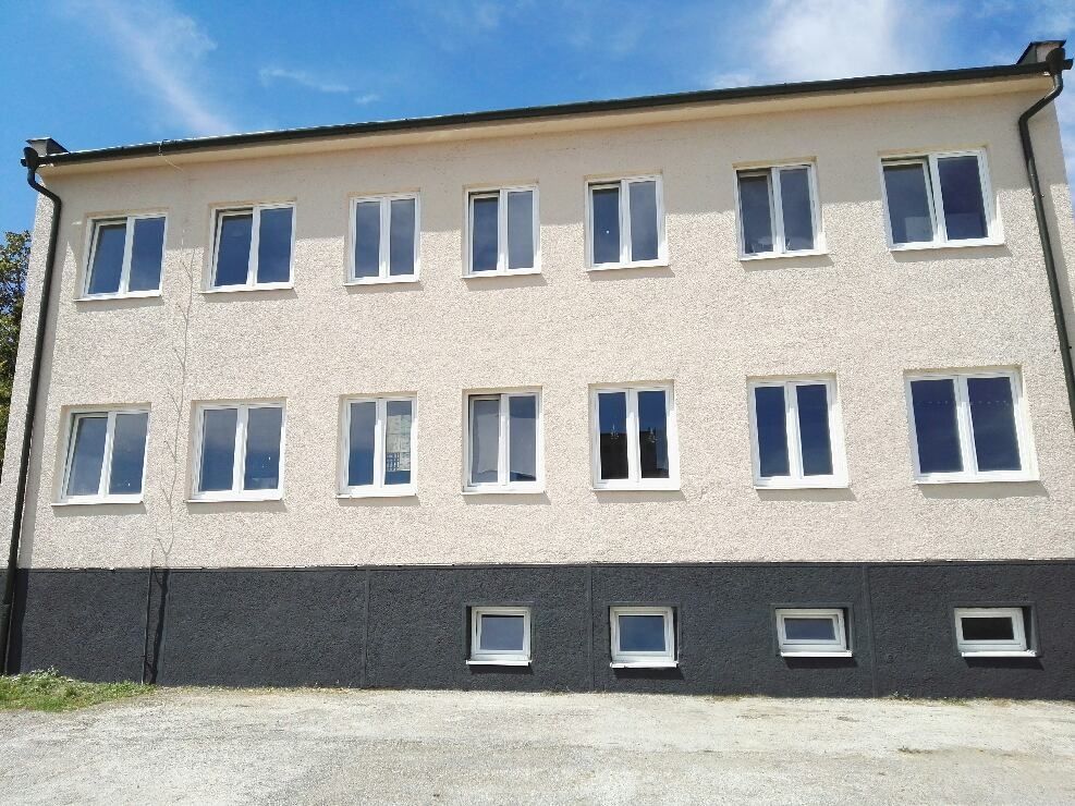 Prenajmem, prípadne predám budovu / robotnícku ubytovňu v Ne