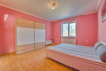 Ponúkam na predaj priestranný rodinný dom po rozsiahlej reko