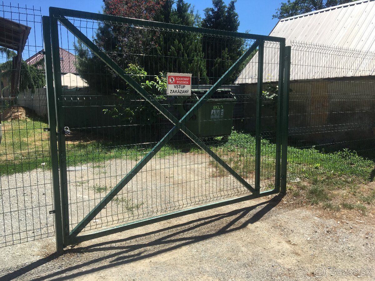 prenajom parkovacie miesta BIDOVCE
4,5m X 8m 200euro/mesiac 