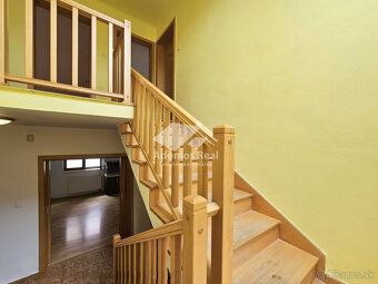 Ponúkame Vám na predaj samostatne stojaci 7 - izbový dvojpod