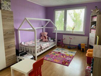 Ponúkam na predaj veľkometrážny 3 izbový byt vo výmere 84,32