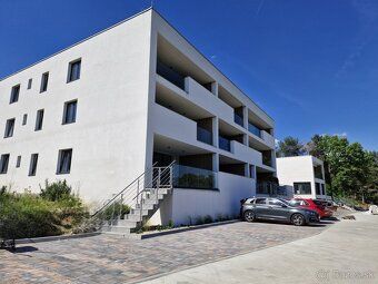 „Exkluzívny apartmán s 38 m² terasou na Zemplínskej šírave –