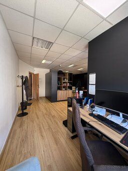 Ponúkame na prenájom pekný 55m2 , veľký priestor vhodný na k