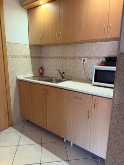 Ponúkame na prenájom pekný 55m2 , veľký priestor vhodný na k