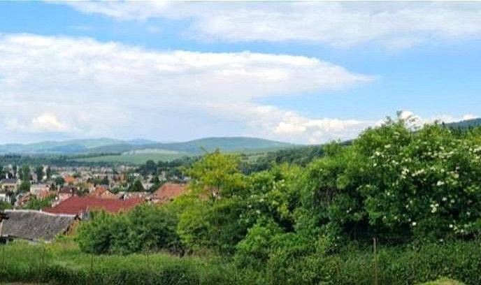 Typ: Pozemok pre rodinné domy Obec: Banka
[b]179938[/b] - Le