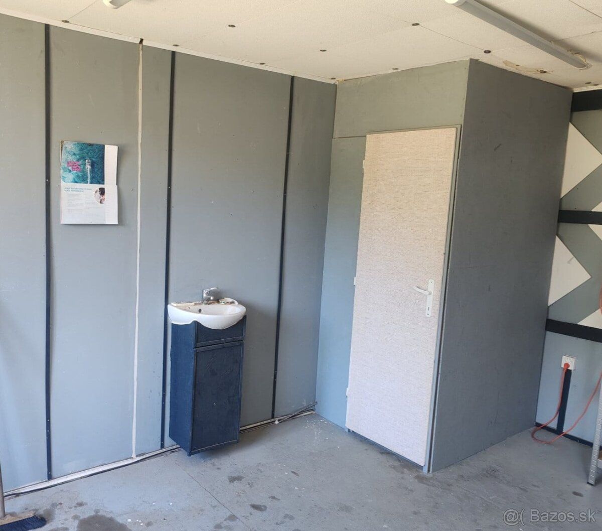Prenájmem nebytový priestor o výmere cca 40m² a priľahlú bet