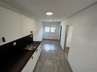 Predám moderný 2 izbový mobilný dom o rozlohe 30m2 (5x6m) Vy