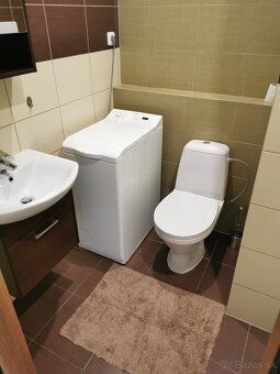 Ponúkam na dlhodobý prenájom 1 izbový byt o výmere cca 33m2 