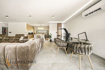 Poschodie: prízemie Zastavaná plocha: 346m² Obytná plocha: 2