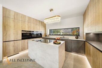 Poschodie: prízemie Zastavaná plocha: 346m² Obytná plocha: 2