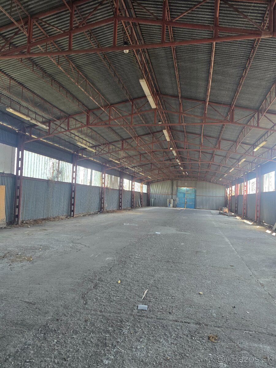 Predám stavebný pozemok 3000m2 v priemyselnej zóne v pri aut