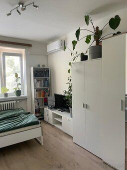 Dlhodobo prenajmeme 2-izbový byt s balkónom v blízkosti Trna