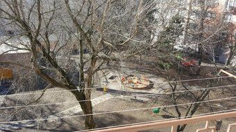 Dlhodobo prenajmeme 2-izbový byt s balkónom v blízkosti Trna