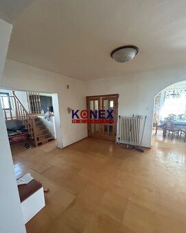 ID:2755 Ponúkame Vám na predaj poschodový rodinný dom v obci