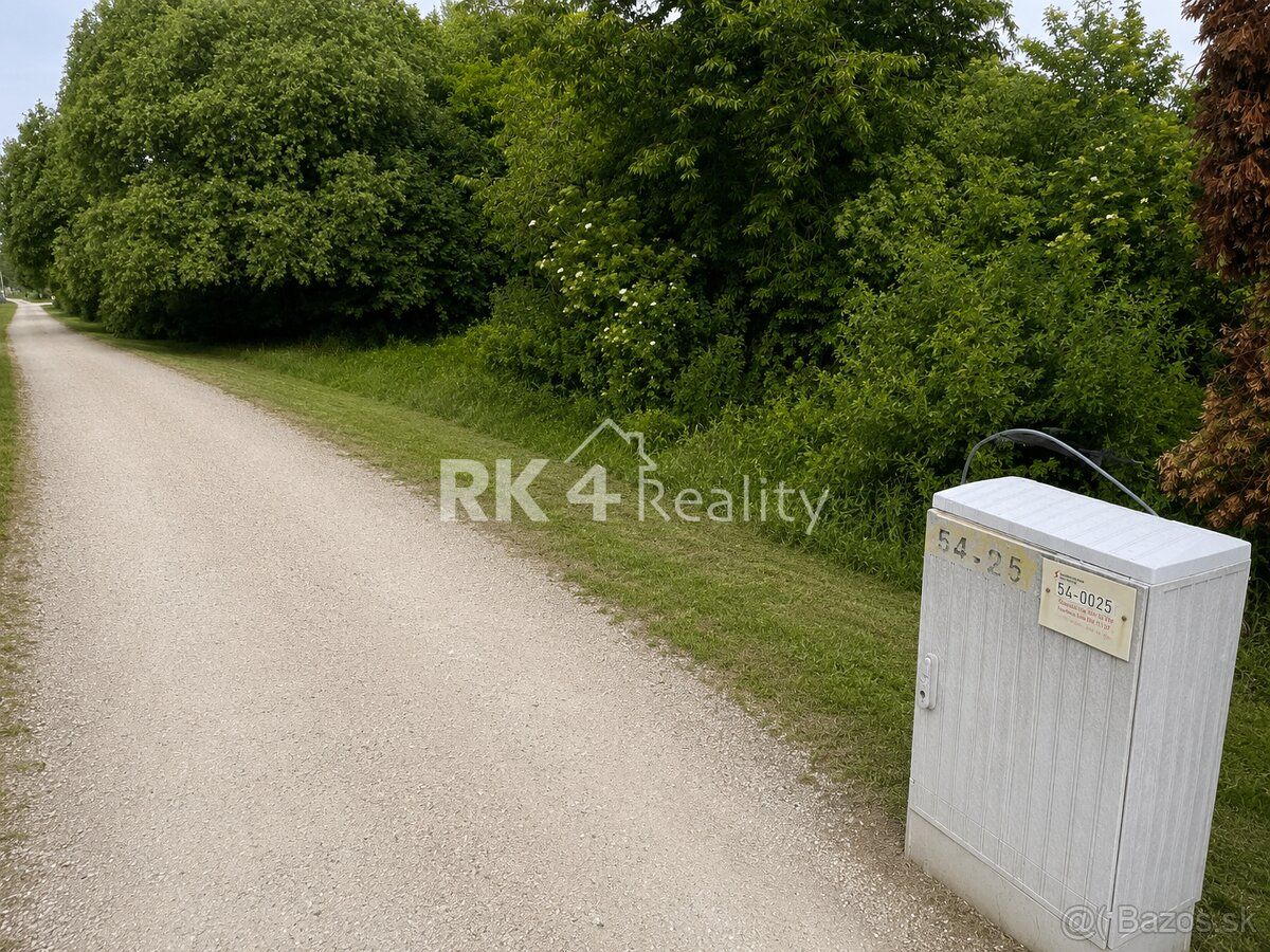 RK4 Reality  ponúka   na predaj stavebný pozemok v krásnej l