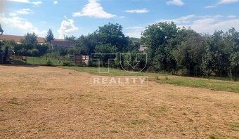 TU reality Vám ponúkajú na predaj dva rodinné domy po čiasto