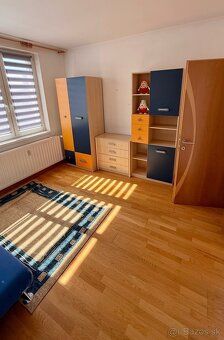 Ponúkam na prenájom priestranný 3-izbový byt s výmerou 71 m²