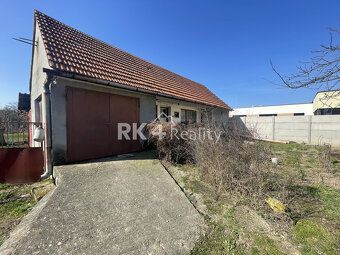 Ponúkame na predaj rodinný dom na kopčeku vo Veľkých Kostoľa