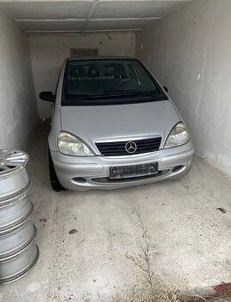 Ponúkam na prenájom garáž na Garážovej ulici v Prievidzi. Ga