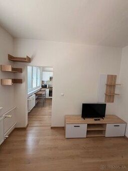 Dobrý deň hľadám podnájom v Košiciach do 750€ , 3 izbový byt