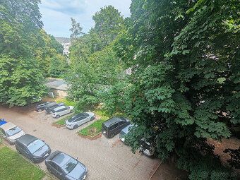 ATRAKTÍVNY ZREKONŠTRUOVANÝ 3-IZBOVÝ TEHLOVÝ BYT S TERASOU | 