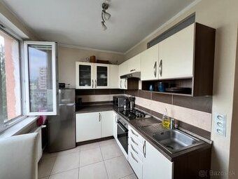 Ponúkame na prenájom apartmán s terasou v blízkosti Novej ne