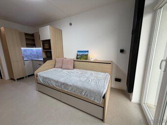 Ponúkame na prenájom apartmán s terasou v blízkosti Novej ne