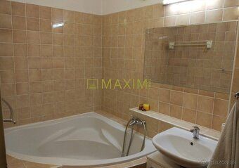 Ponúkame na predaj zaujímavý byt, vhodný na investíciu, či b