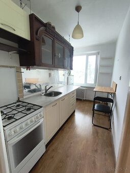 Na prenájom 2,5 izbový byt s balkónom a lódžiou na ul. Bakos