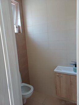 Ponúkam na predaj 4ízbovú novostavbu rodinného domu v Tovarn