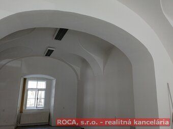 Možnosť prenájmu ako celok 719 m2, prípadne po menších časti